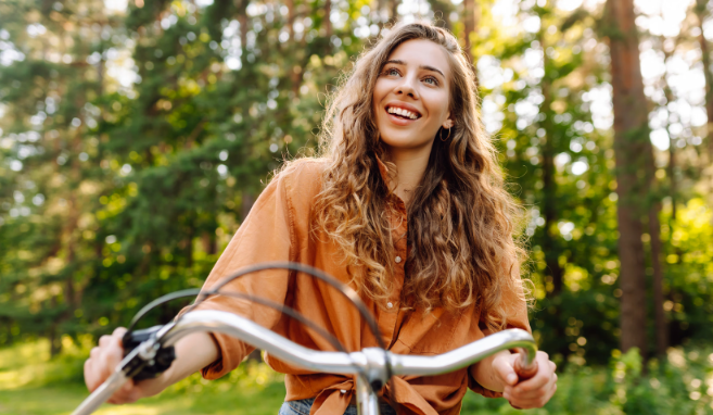 Sztuczna inteligencja a ideał ciała: co pokazało badanie Uniwersytetu w Toronto (2025)