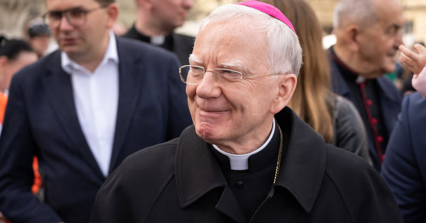 Arcybiskup Marek Jędraszewski odchodzi z Krakowa. Emerytura nawet 25 tys. zł miesięcznie – co wiadomo po decyzji Watykanu (listopad 2025)