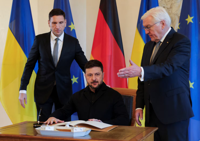 Niemcy i Ukraina zacieśniają współpracę obronną. Berlin ogłasza 10-punktowy plan i produkcję ukraińskich dronów