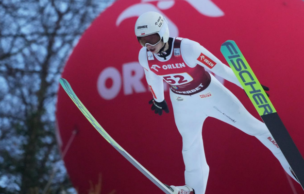 Engelberg 2025 (PŚ): Kacper Tomasiak 13. po awansie o dziewięć miejsc — co to oznacza przed Turniejem Czterech Skoczni