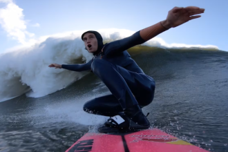 Wideo z Nazaré Big Wave Challenge 2025: Justine Dupont i fale 15 m