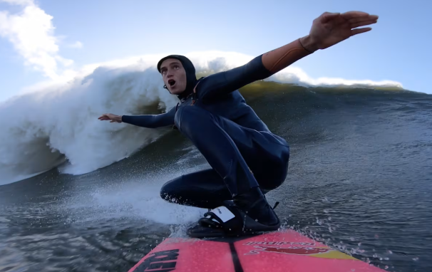 Wideo z Nazaré Big Wave Challenge 2025: Justine Dupont i fale 15 m