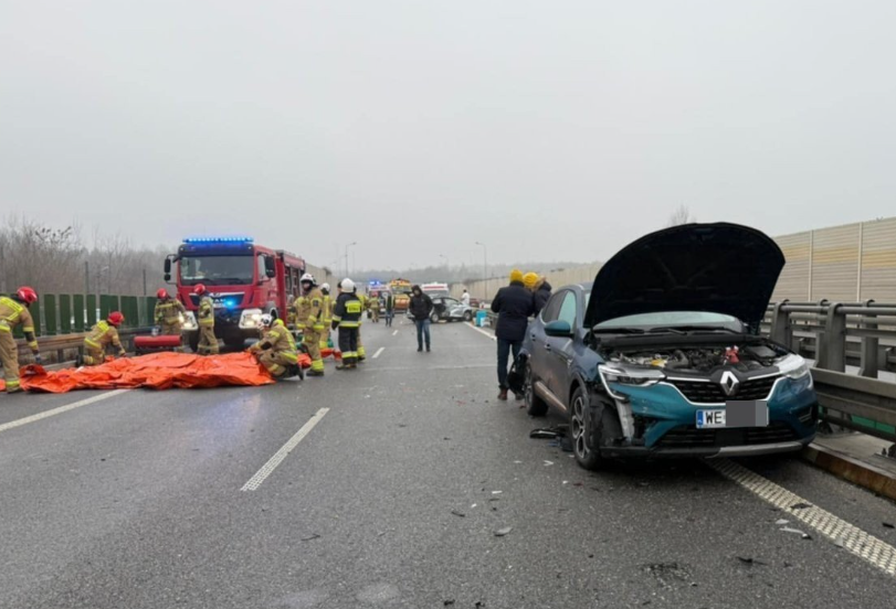 Dlaczego doszło do karambolu na S8 i kiedy zostanie przywrócony ruch w kierunku Warszawy