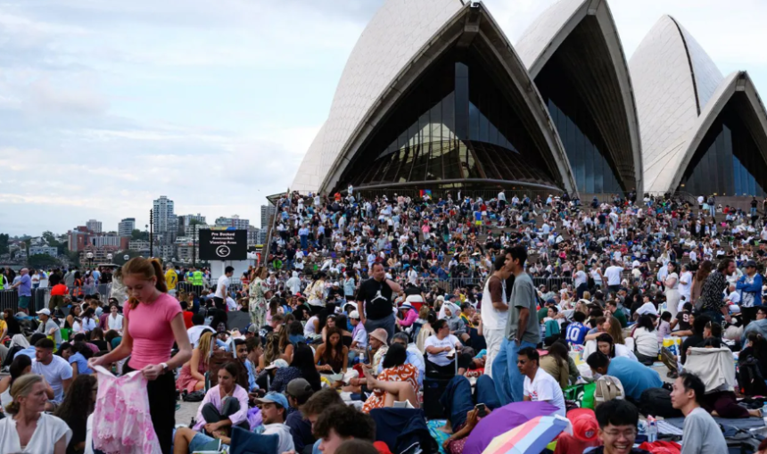 Sydney wita Nowy Rok pod nadzwyczajną ochroną: tysiące policjantów po ataku w Bondi