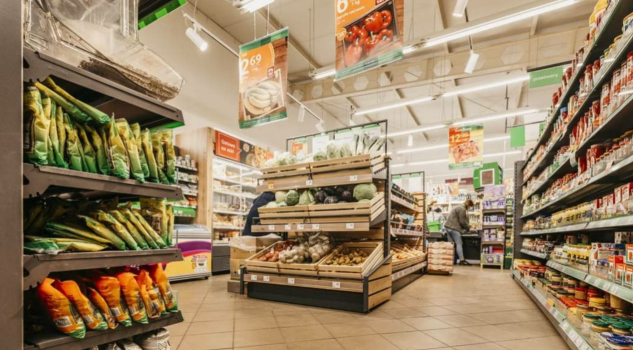 Eurocash zamyka 150 sklepów i zwalnia 3000 osób – plan do 2027 r.