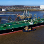 Tankowiec Olina został przejęty przez Straż Przybrzeżną USA: co wiadomo o statku, trasie i przyczynach operacji