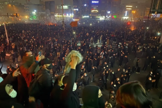 Co naprawdę dzieje się w Iranie? Protesty, setki ofiar i twarda reakcja władz