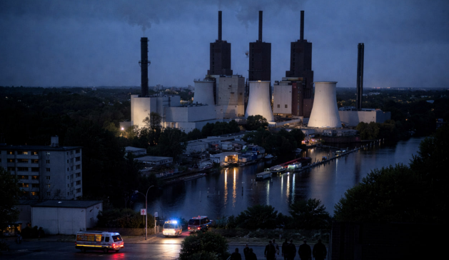 Dlaczego doszło do blackoutu w Berlinie, ile gospodarstw domowych zostało bez prądu i kiedy zostanie on przywrócony