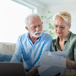 Wymiana legitymacji emeryta i rencisty 2026: jak wyrobić nową kartę w ZUS i kto ją dostanie