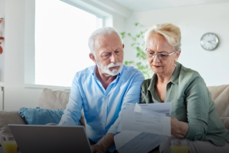 Wymiana legitymacji emeryta i rencisty 2026: jak wyrobić nową kartę w ZUS i kto ją dostanie