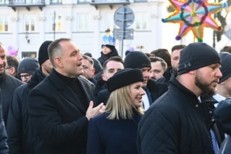 Orszak Trzech Króli w Warszawie 6 stycznia 2026: prezydent Karol Nawrocki z żoną wśród uczestników