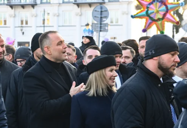 Orszak Trzech Króli w Warszawie 6 stycznia 2026: prezydent Karol Nawrocki z żoną wśród uczestników