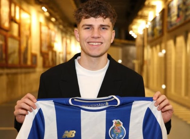 Oskar Pietuszewski piłkarzem FC Porto – 17-latek z Jagiellonii podpisał kontrakt do 2029 roku | transfer 2026