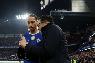 Chelsea – Burnley: dlaczego Rosenior stawia na „mocną” jedenastkę? Fofana i João Pedro w centrum uwagi