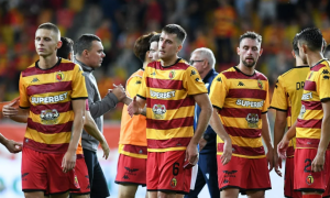 Jagiellonia – Radomiak: co się wydarzyło po przerwie? Czerwona kartka i anulowany karny [skrót]