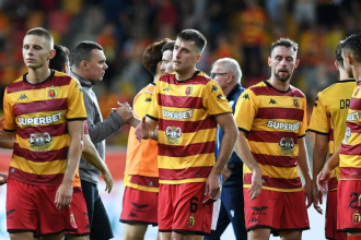 Jagiellonia – Radomiak: co się wydarzyło po przerwie? Czerwona kartka i anulowany karny [skrót]