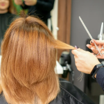 Kalendarz księżycowy strzyżeń — marzec 2026: kiedy najlepiej obciąć włosy?