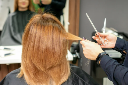 Kalendarz księżycowy strzyżeń — marzec 2026: kiedy najlepiej obciąć włosy?