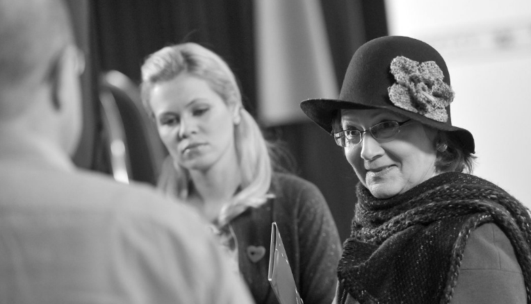 Nie żyje Elżbieta Gaertner. Kim była legenda dubbingu znana z „W Jezioranach” i „Wiedźmina”?