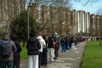 Epidemia zapalenia opon mózgowych w Kent. Co wiadomo o ognisku, które niepokoi służby