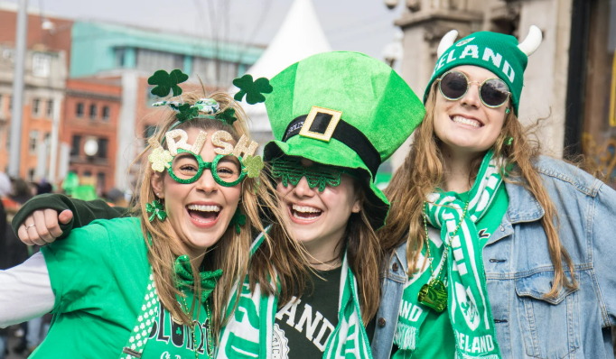 Dzień Świętego Patryka 2026 – kim był św. Patryk, jakie są tradycje i dlaczego wszyscy ubierają się na zielono