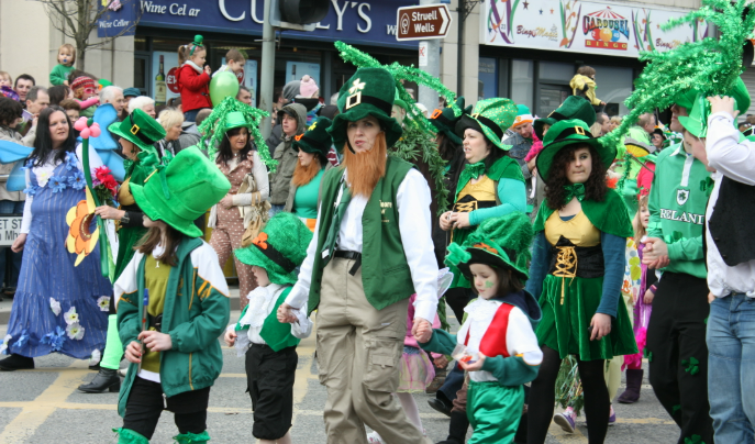 Dzień Świętego Patryka 2026 – kim był św. Patryk, jakie są tradycje i dlaczego wszyscy ubierają się na zielono