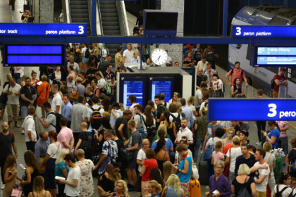 Mecz Polska – Albania na PGE Narodowym. Jak dojechać, gdzie nocować i kto skorzysta z darmowej komunikacji w Warszawie?