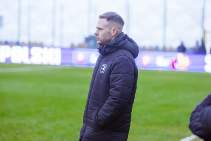 „Bałem się, że przyjedzie walec”. Szacoń po Avia – Raków: jak padła „kuriozalna” bramka i skąd ten niedosyt?