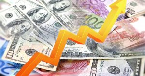 Dlaczego złoty spada? USD/PLN i EUR/PLN w ruchu — jakie są 3 powody i na co patrzeć dalej