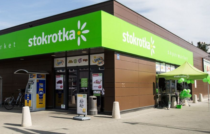 Stokrotka sprzedana. Kto przejął sieć i co zmiana właściciela oznacza dla sklepów w Polsce?
