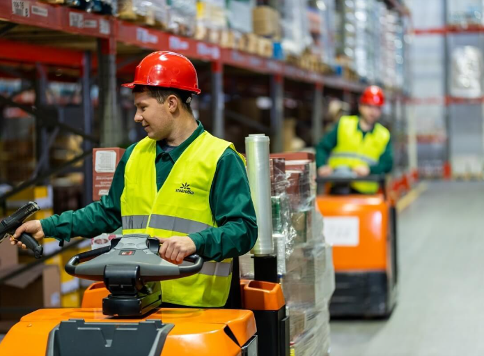 Stokrotka sprzedana. Kto przejął sieć i co zmiana właściciela oznacza dla sklepów w Polsce?