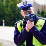 Kaskadowy pomiar prędkości w Polsce. Gdzie dziś policja prowadzi kontrole i za co można stracić prawo jazdy?