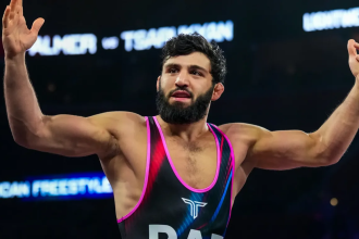 Dlaczego Arman Tsarukyan został zdjęty z lotu do Filadelfii? Przed starciem z Urijahem Faberem musiał lecieć prywatnie