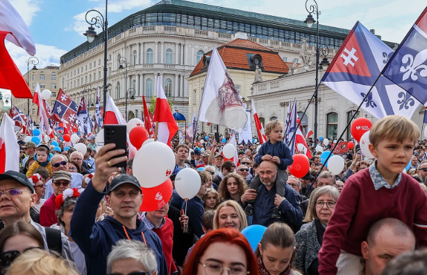 Karol Nawrocki wsparł Narodowy Marsz Życia w Warszawie. Pod jakim hasłem odbyło się wydarzenie?