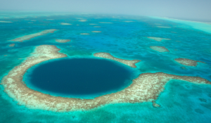 Wielka Błękitna Dziura w Belize ujawniła niepokojący ślad. Dlaczego Karaiby budzą dziś taki alarm?