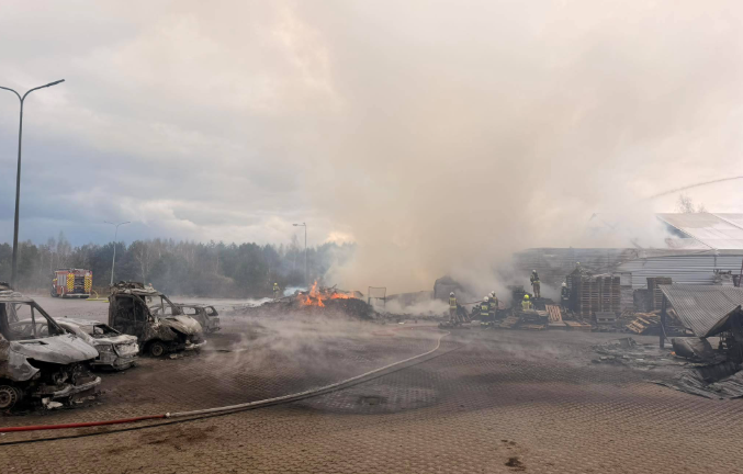 Pożar pod Warszawą. Co wydarzyło się w Cząstkowie Mazowieckim i dlaczego ogień szybko się rozprzestrzenił?