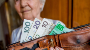 13 emerytura 2026: kiedy ZUS wypłaci pieniądze i jakie są terminy przelewów dla seniorów?
