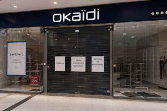 Okaïdi ogłosiło upadłość w Polsce. Co ze sklepami, zwrotami i pieniędzmi klientów?