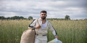 Aksel Rumenov wygrał „Farmę” i zdradził, co zrobi z nagrodą. W „halo tu polsat” padły mocne słowa