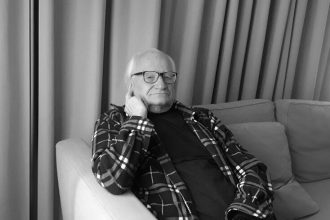 Kim był Stanisław Janicki? Biografia, kariera i ciekawostki z życia legendy polskiej telewizji