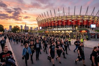 Foo Fighters dziś na PGE Narodowym. Godziny, dojazd, bramy i utrudnienia w Warszawie