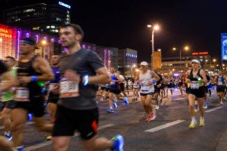 Nocny Półmaraton Piaseczyński 2026. Trasa, godziny startów i zamknięte ulice
