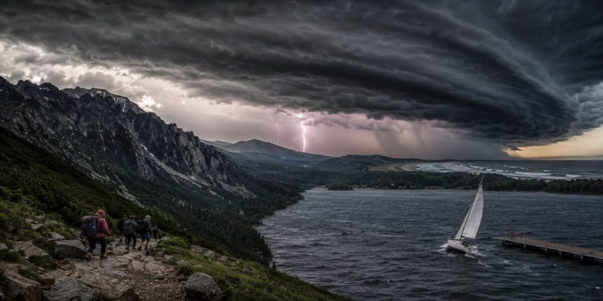 Burze i alerty 23/24 czerwca. Tatry, Bałtyk, Mazury i wyjazdy outdoor — gdzie uważać?