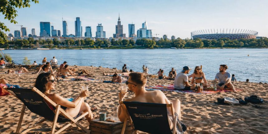Gdzie się kąpać w Warszawie 2026? Lista kąpielisk, plaż i miejsc nad wodą