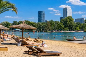 Gdzie się kąpać we Wrocławiu 2026? Lista otwartych kąpielisk i plaż