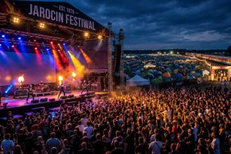 Jarocin Festiwal 2026. Pełny program, bilety, pole namiotowe i specjalne pociągi