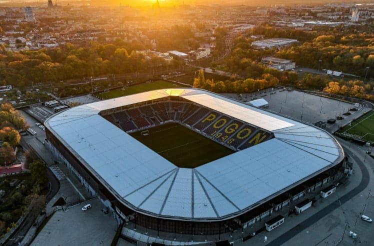 Ekstraklasa 2026/27 rusza 24 lipca. Terminarz 1. kolejki, transmisje i darmowy hit Pogoń – Legia