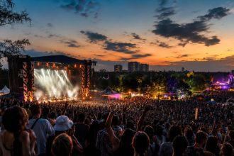 OFF Festival 2026: pełny program godzinowy, sceny, bilety i dojazd