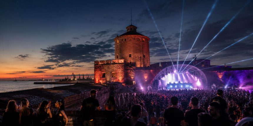 Wisłoujście 2026: program i timetable 21–23 sierpnia. Kto gra i o której?