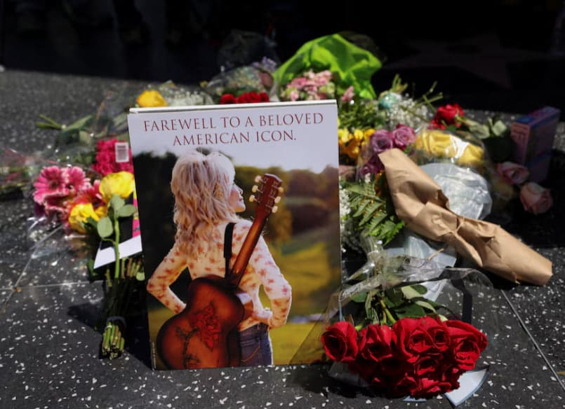 Dolly Parton nie żyje. Na co zmarła legenda country i co wiadomo